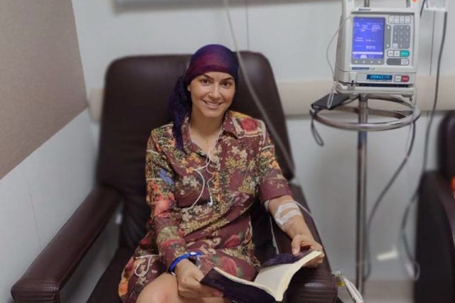 Kelila Mendes,Ao saber que ia perder os cabelos com o tratamento, Keila dou para a ONG Fios de Luz e também ganhou uma peruca da instituição - Arquivo pessoal