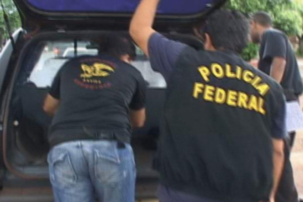 Oito farmácias foram interditadas ontem na operação deflagrada pela Anvisa (Fotos: Sérgio Quinhones)