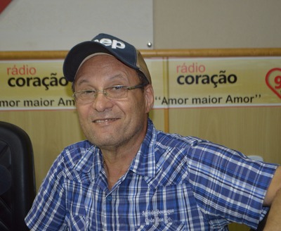  Antônio Neres da Silva, radialista e cronista esportivo com 5 participações em coberturas de copa do Mundo. sua 1ª experiência aconteceu na Itália, em 1990.