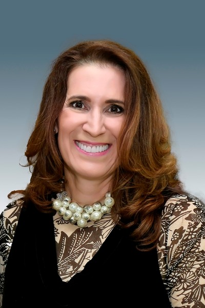 Foto - Arquivo
Comunicadora e empresária Elizabeth Salomão, sócia-proprietária da Rádio Clube de Dourados
