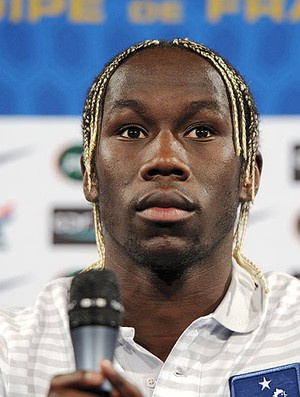 Sagna, o capitão da seleção francesa (Foto: AFP)