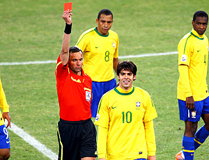Kaká no momento da expulsão (Foto: Getty Images)