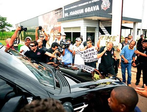Chegada de Ronaldo ao CT (Foto: Marcos Ribolli)