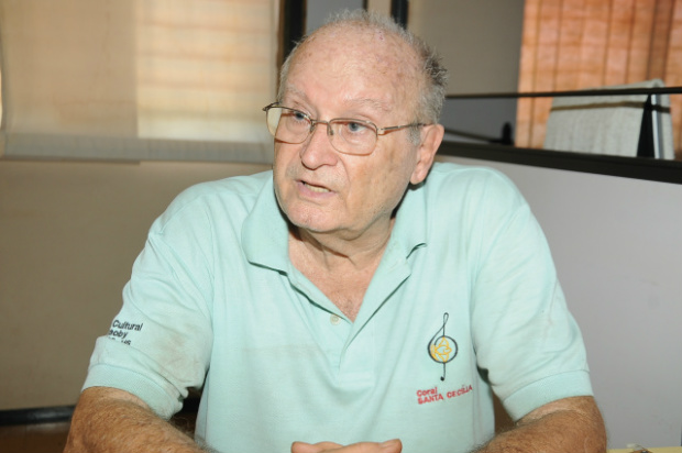 O maestro, Adilvo Mazzini, fez a pesquisa sobre o hino - Foto: Ademir Almeida