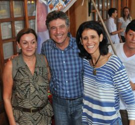 Murilo ao lado da esposa Cecilia, e da vice Dinaci, serão empossado amanhã na Câmara de Vereadores de Dourados
