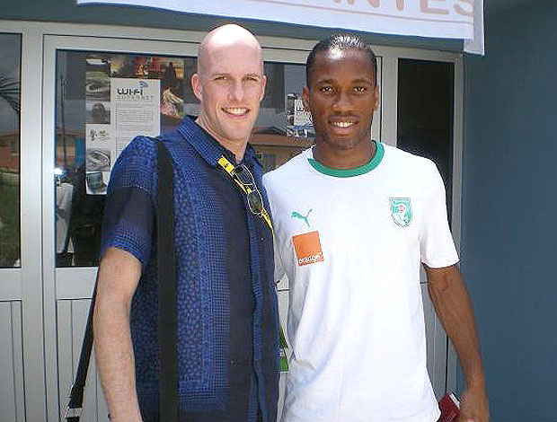 Grant Wahl já rodou 26 países cobrindo futebol e entrevistou craques como Drogba (Foto: Arquivo pessoal)