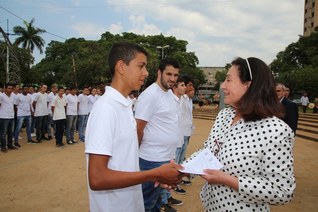 Foto: A. Frota
Este ano foram alistados mais de 2,5 mil jovens. Destes, em torno de 700 foram pré-dispensados e pelo menos 500 estiveram na praça