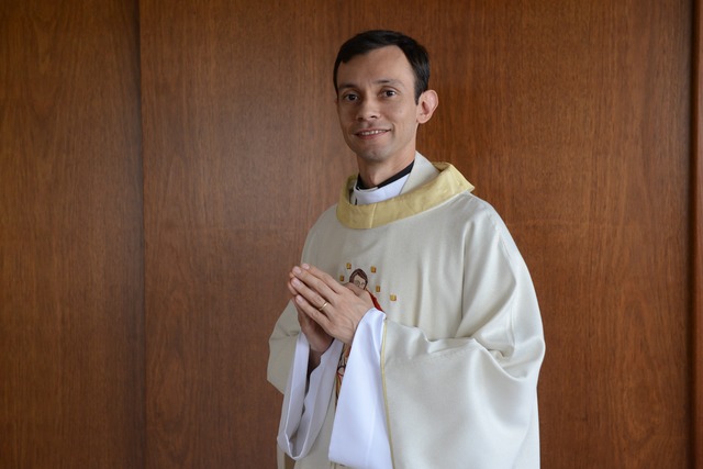 Padre Marcio Prado, natural de São José dos Campos (SP), é sacerdote da Comunidade Canção Nova e autor dos livros 