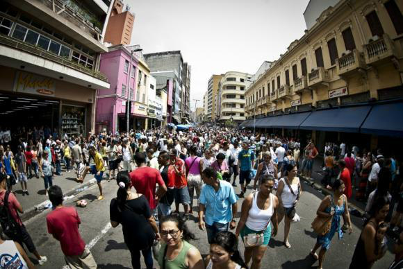 A expectativa de vida para brasileiros nascidos em 2014, divulgada no ano passado, era de 75,2 anos - Marcelo Camargo/Agência Brasil
