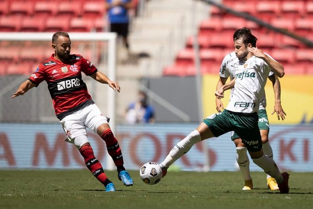 Flamengo e Palmeiras ficaram no empate em 2 a 2 no tempo normal de jogo. - Lucas Figueiredo/CBF/Direitos Reservados