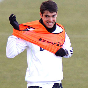 Kaká teria acordo com Mourinho para só voltar a
jogar quando estiver 100% recuperado (Foto: EFE)