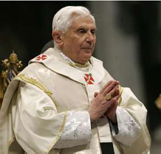 “O que devemos fazer é rezar para que estas pessoas tenham esperança”, ressaltou o Papa.