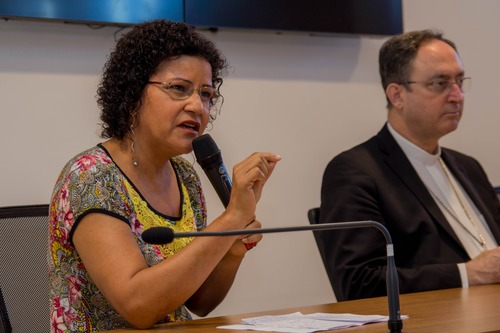 Marilza Schuina e o Cardeal Sergio da Rocha. Foto: Maurício Sant’Ana/CNBB