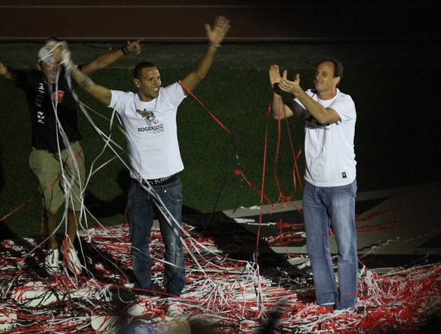 Rogério Ceni participa da apresentação de Luis Fabiano no Morumbi (Foto: Luiz Pires / VIPCOMM)