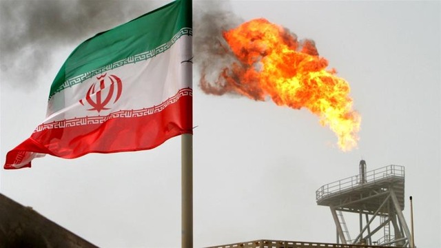 Exploração de petróleo no Irã (Foto: AlJazeera)