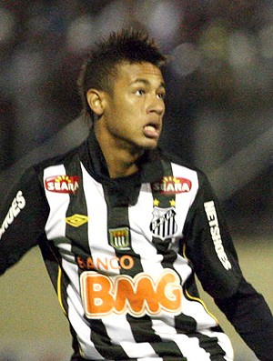 Cobiçado pelo Barça, Neymar imagina dupla com
Messi (Foto: Agência Estado)