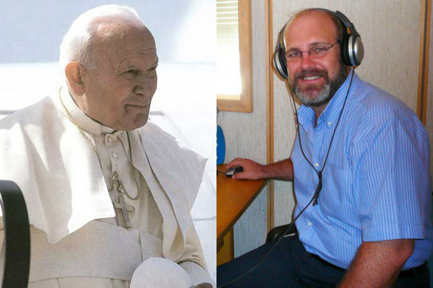Papa João Paulo II e Silvonei José, jornalista que trabalha na Rádio Vaticano em Roma / Foto: Rádio Vaticano