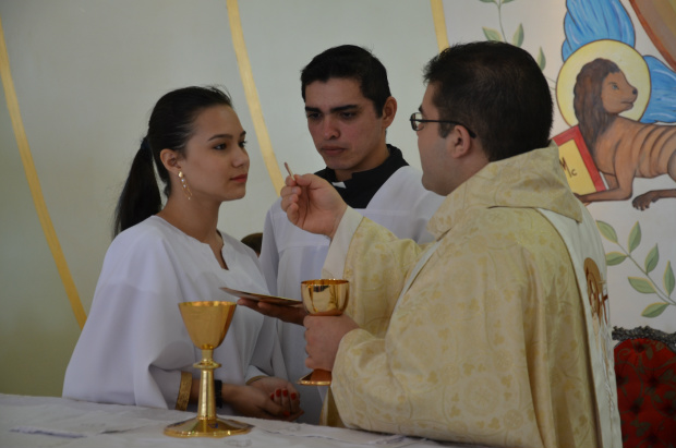 Paróquia N.S. Carmo realiza 1ª comunhão com mais de 50 jovens