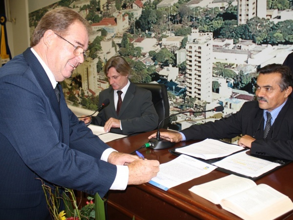 denor assumiu a Câmara ontem, durante sessão solene (Foto: Hédio Fazan/PROGRESSO)