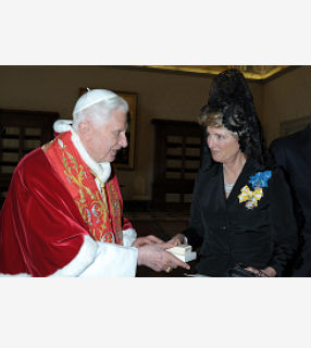 Papa Bento XVI e a nova Embaixadora da Espanha junto à Santa Sé, María Jesús Figa López-Palop