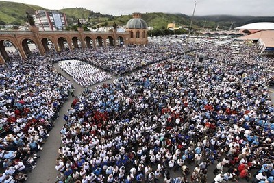 Missa campal da 10ª Romaria do Terço dos Homens no Santuário Nacional de Aparecida.
Foto: Thiago Leon