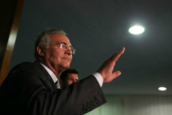 O presidente do Senado, Renan Calheiros, fala sobre decisão do plenário do STF que o manteve no cargoFabio Rodrigues Pozzebom/Agência Brasil