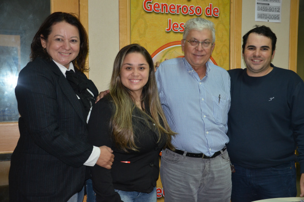 Tânia, Bárbara, Sr. Araujo e Alcemir Soares
