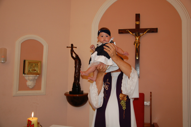 Maria Eduarda, filha do funcionário Eduardo Mendes e Vânia Barros Mendes representou o Menino Jesus