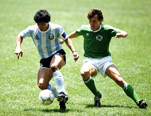 Maradona, ainda como jogador, na Copa do Mundo
de 1986 (Foto: Getty Images)