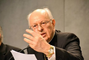Cardeal Baldisseri: Vaticano promoverá “pastoral de misericórdia” para os divorciados e casais do mesmo sexo