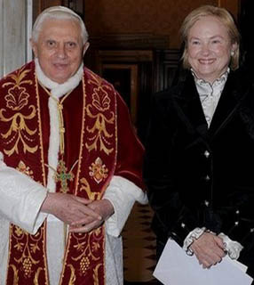Bento XVI enviou uma mensagem à presidente da Pontifícia Academia das Ciências Sociais, Mary Ann Glendon destacando as atuais violações à liberdade
