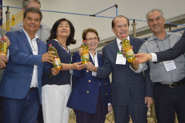 Nelsinho Trad, Senador de MS Délia Razuk, prefeita de Dourados, ministra da Agricultura, Pecuária e Abastecimento do Brasil, Tereza Cristina, João Haroldo Galassini, presidente da Coamo e Reinaldo Azambuja, governador de MS.