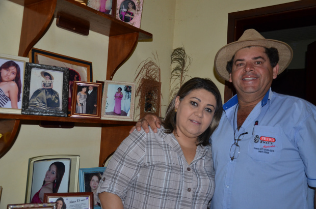Roberto Vasconcelos e sua esposa, casal  que acolheu a equipe da Rádio Coração em Fátima do Sul.
