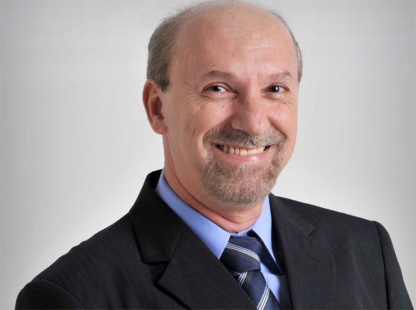 Fonoaudiólogo Ademir Garcia Baena é especialista em voz