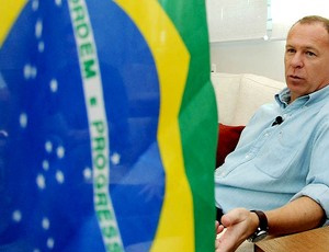 Mano Menezes comenta desempenho de Neymar e
Lucas (Foto: André Durão / GLOBOESPORTE.COM)