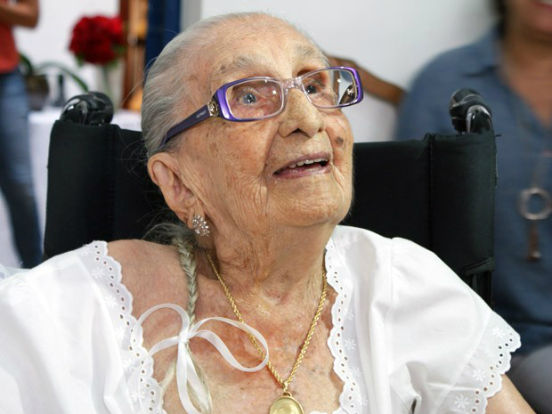 Dona Canô comemorou 105 anos no mês de setembro de 2012 (Foto: Egi Santana/G1)