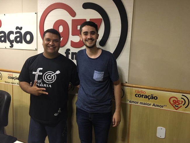 Peu (Jorge Augusto) e Gabriel Fernandes. Foto: Rádio Coração FM.
