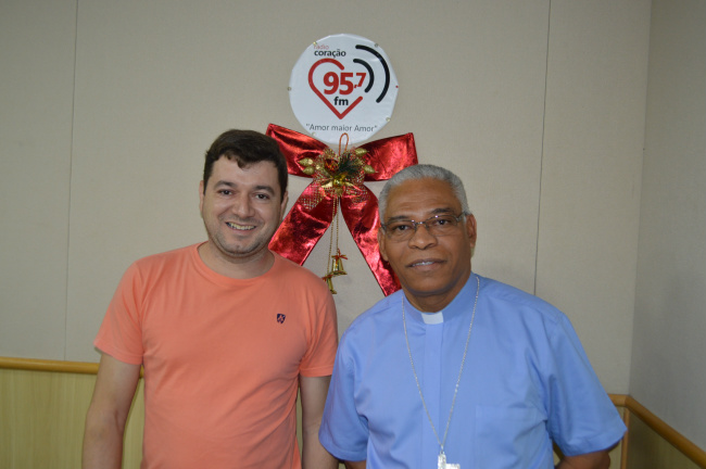 Padre Marcos e Dom Henrique. Foto: Gabriel Fernandes