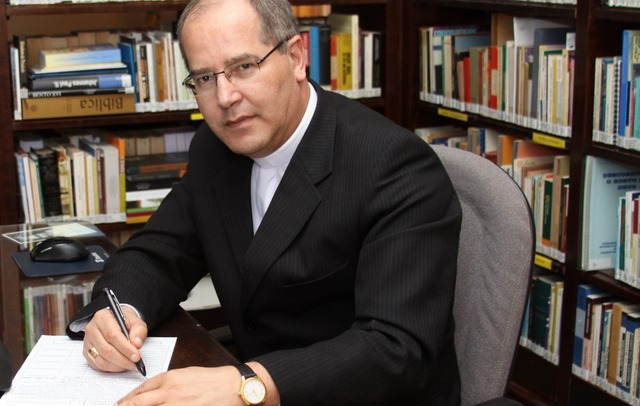  Arcebispo de Belo Horizonte (MG), dom Walmor Oliveira de Azevedo