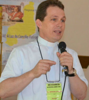 Sacerdote brasileiro é nomeado membro para a Comissão Teológica Internacional Mons. Antônio Luiz Catelan Ferreira