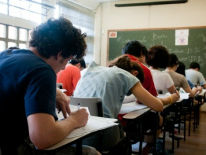 Candidatos fazem prova de processo seletivo em São Paulo