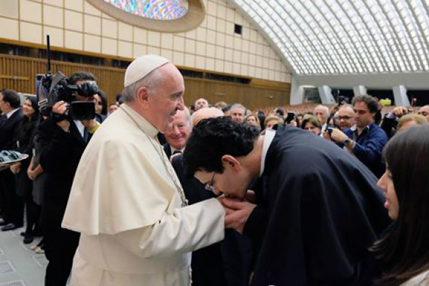 Papa Francisco, recebeu em audiência no Vaticano o padre paranaense, Reginaldo Manzotti.