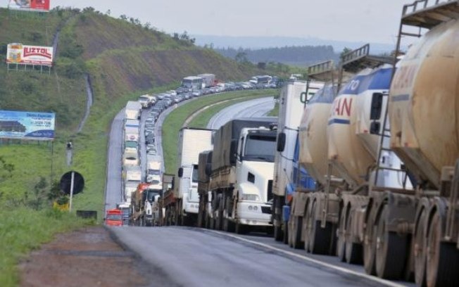 Temer reúne ministros para discutir greve dos caminhoneiros