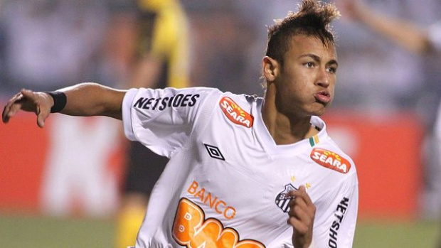 Valorizado: Neymar após marcar seu gol na final da Libertadores (Rodrigo Coca / Fotoarena) 
