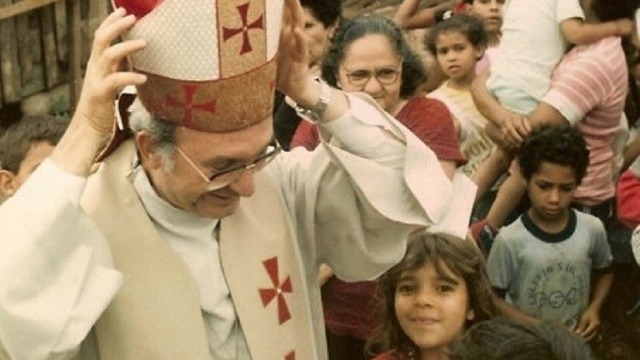 Dom Luciano Pedro Mendes de Almeida, quarto arcebispo de Mariana, faleceu no dia 27 de agosto de 2006, em São Paulo