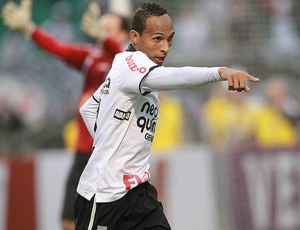 Baiano Liedson será uma das atrações do Corinthians
na partida contra o Bahia (Foto: Agência Estado)