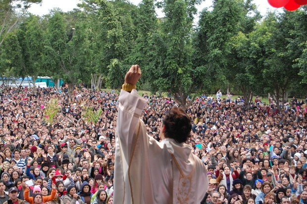 Romaria do Sagrado Coração de Jesus com o Padre Reginaldo Manzotti Romaria do Sagrado Coração de Jesus com o Padre Reginaldo Manzotti