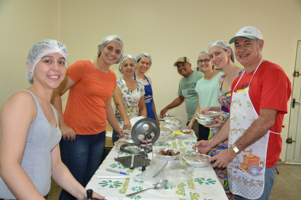 Almoço da Catedral reúne centenas de pessoas