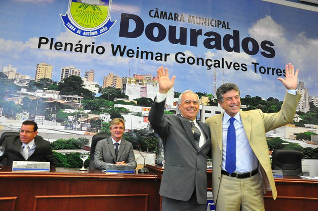 vice Odilon Azambuja juntamente com o pefeito Murilo Zauith, que assumem para mais 4 anos a frente da prefeitura de Dourados.