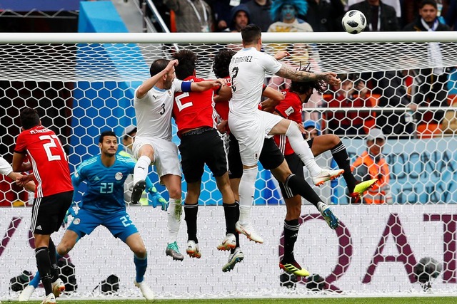 Uruguai vence Egito com gol no fim do segundo tempo